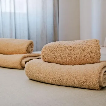 Lovely Fully Equipped Near Subway N1